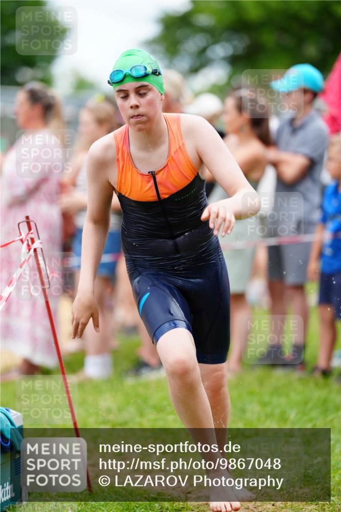 21.06.2026 - 29. Vierlanden-Triathlon LAZAROV Photography http://msf.ph/oto/9867048 21.06.2026 14:37:31 Schwimmen 1255, 1257, 1276 meine-sportfotos.de