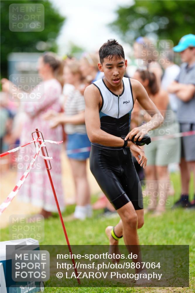 21.06.2026 - 29. Vierlanden-Triathlon LAZAROV Photography http://msf.ph/oto/9867064 21.06.2026 14:37:52 Schwimmen 1253, 1268, 1270 meine-sportfotos.de