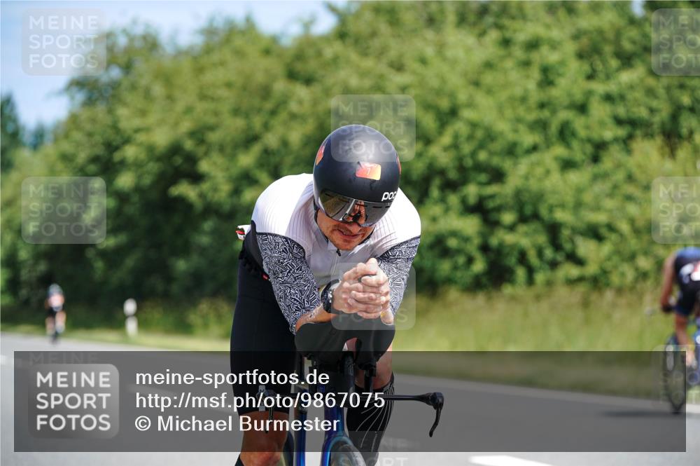 21.06.2026 - Viking Triathlon Michael Burmester http://msf.ph/oto/9867075 21.06.2026 12:15:36 Radfahren 21, 59, 135, 184, 221, 334, 389, 430, 590, 614 meine-sportfotos.de