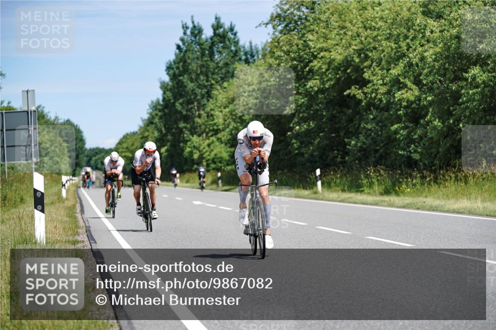 21.06.2026 - Viking Triathlon Michael Burmester http://msf.ph/oto/9867082 21.06.2026 12:15:51 Radfahren 21, 178, 184, 184, 195, 221, 248, 334, 389, 394, 521, 551, 590, 590 meine-sportfotos.de