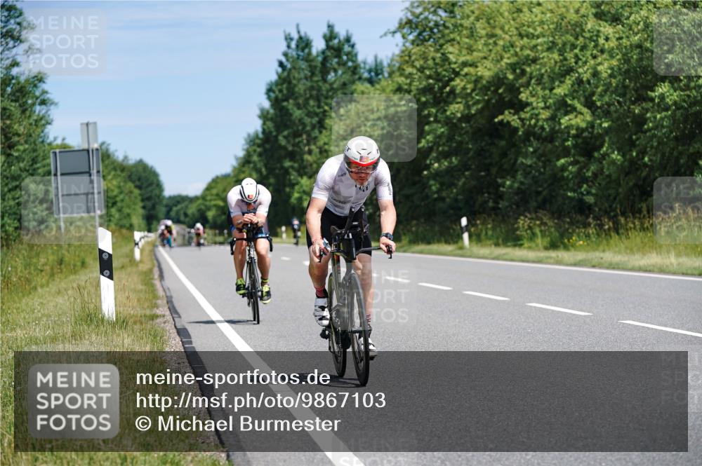 21.06.2026 - Viking Triathlon Michael Burmester http://msf.ph/oto/9867103 21.06.2026 12:15:53 Radfahren 21, 178, 184, 184, 195, 248, 334, 389, 394, 405, 521, 551, 590, 590, 651 meine-sportfotos.de