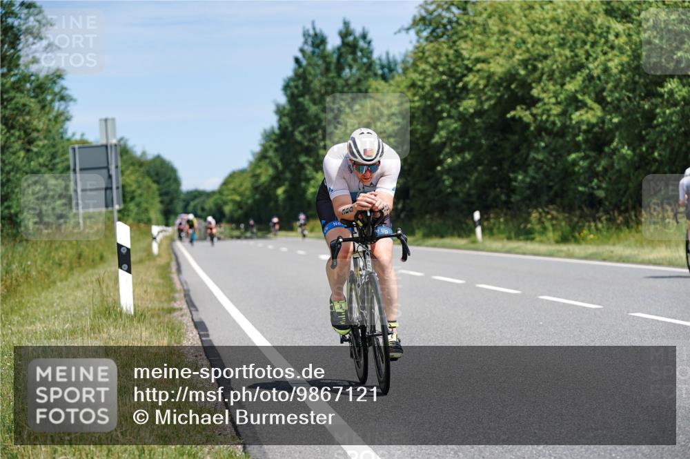 21.06.2026 - Viking Triathlon Michael Burmester http://msf.ph/oto/9867121 21.06.2026 12:15:54 Radfahren 21, 178, 184, 184, 195, 248, 334, 389, 394, 405, 521, 551, 590, 590, 603, 651 meine-sportfotos.de