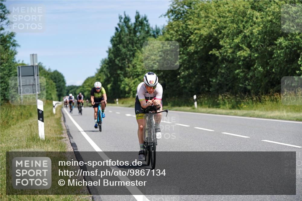 21.06.2026 - Viking Triathlon Michael Burmester http://msf.ph/oto/9867134 21.06.2026 12:16:04 Radfahren 22, 178, 184, 195, 248, 333, 347, 377, 394, 405, 405, 511, 521, 551, 590, 603, 651 meine-sportfotos.de