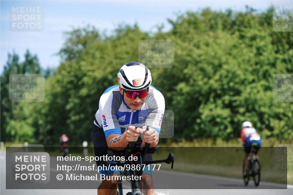 21.06.2026 - Viking Triathlon Michael Burmester http://msf.ph/oto/9867177 21.06.2026 12:16:13 Radfahren 22, 153, 178, 184, 195, 248, 264, 309, 333, 347, 377, 405, 405, 511, 521, 538, 590, 603, 651 meine-sportfotos.de