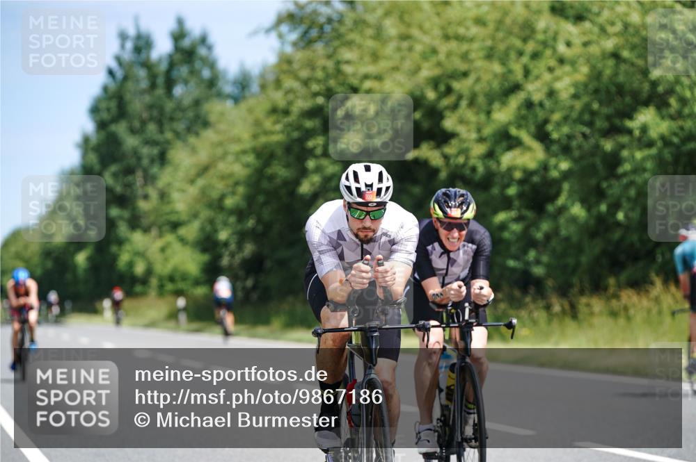21.06.2026 - Viking Triathlon Michael Burmester http://msf.ph/oto/9867186 21.06.2026 12:16:19 Radfahren 22, 153, 195, 264, 309, 333, 347, 377, 405, 405, 511, 519, 538, 603, 651 meine-sportfotos.de
