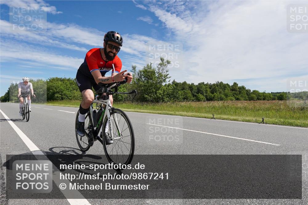 21.06.2026 - Viking Triathlon Michael Burmester http://msf.ph/oto/9867241 21.06.2026 11:37:56 Radfahren 13, 13, 30, 48, 54, 170, 200, 249, 251, 310, 323, 343, 352, 391, 404, 472, 534, 543, 568, 620, 635 meine-sportfotos.de