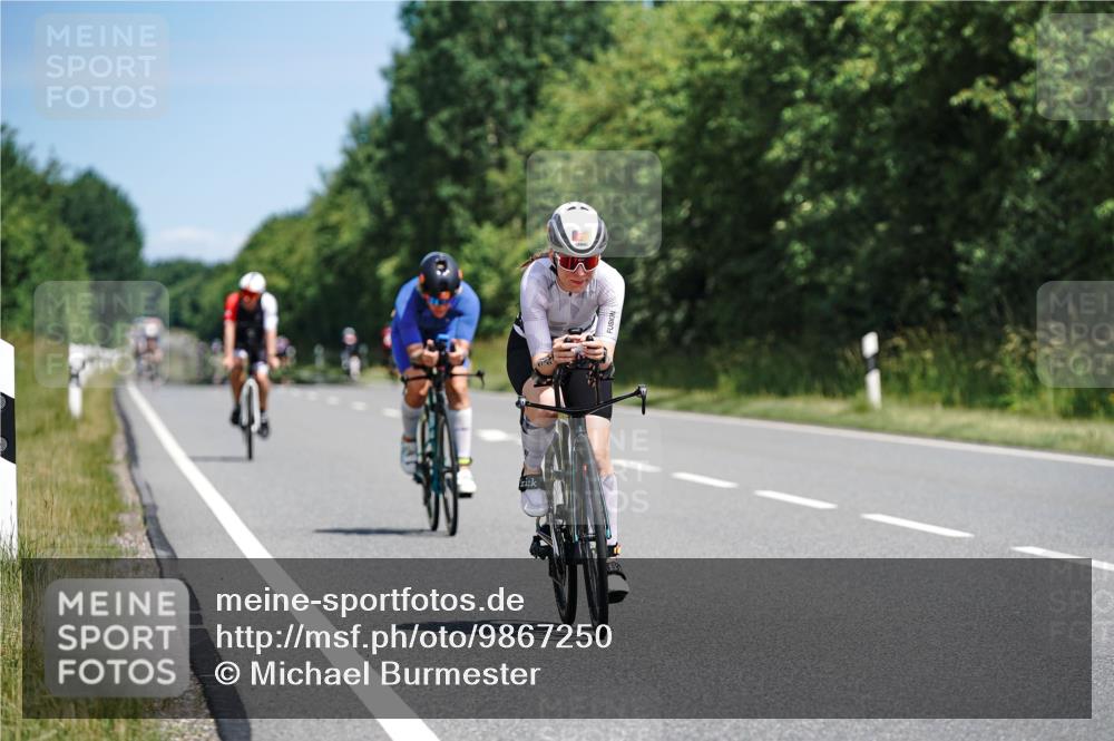 21.06.2026 - Viking Triathlon Michael Burmester http://msf.ph/oto/9867250 21.06.2026 12:16:51 Radfahren 47, 81, 193, 229, 242, 278, 300, 311, 311, 424, 453, 466, 479, 524, 536, 537 meine-sportfotos.de