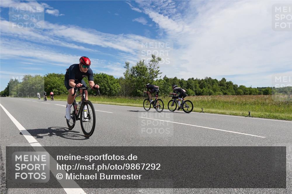 21.06.2026 - Viking Triathlon Michael Burmester http://msf.ph/oto/9867292 21.06.2026 11:38:28 Radfahren 1, 4, 17, 43, 82, 208, 230, 285, 328, 469, 494, 635, 644, 654 meine-sportfotos.de