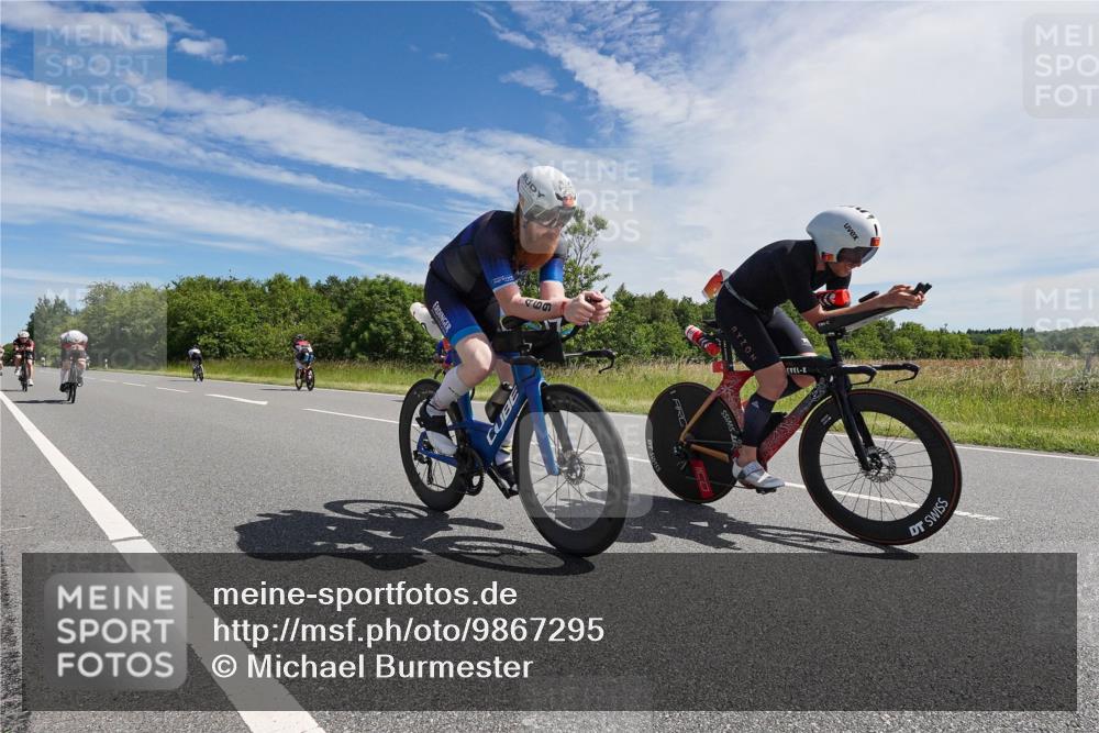 21.06.2026 - Viking Triathlon Michael Burmester http://msf.ph/oto/9867295 21.06.2026 11:38:34 Radfahren 1, 4, 17, 43, 82, 139, 208, 230, 268, 285, 328, 469, 494, 563, 654 meine-sportfotos.de