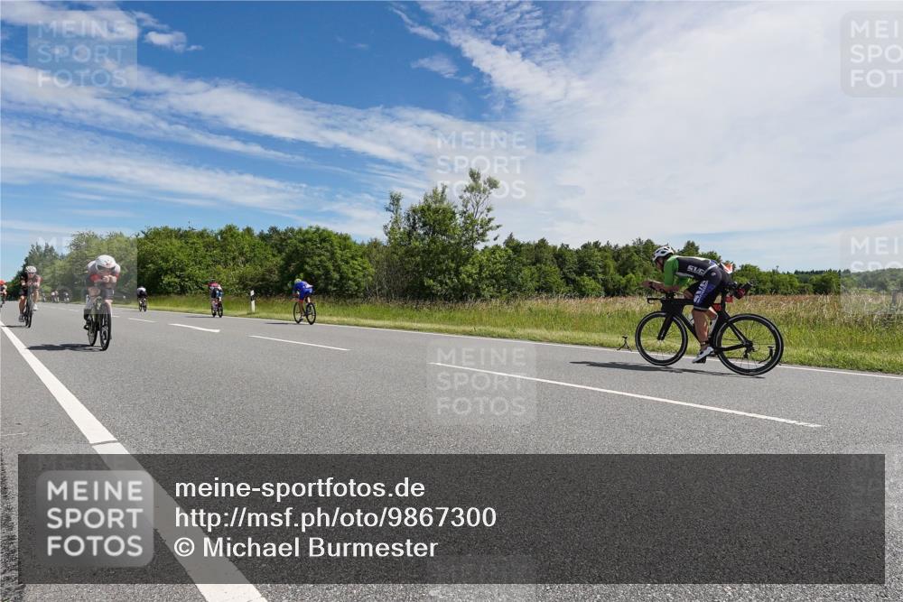 21.06.2026 - Viking Triathlon Michael Burmester http://msf.ph/oto/9867300 21.06.2026 11:38:35 Radfahren 1, 4, 17, 43, 82, 139, 208, 230, 268, 285, 328, 469, 494, 563, 654 meine-sportfotos.de