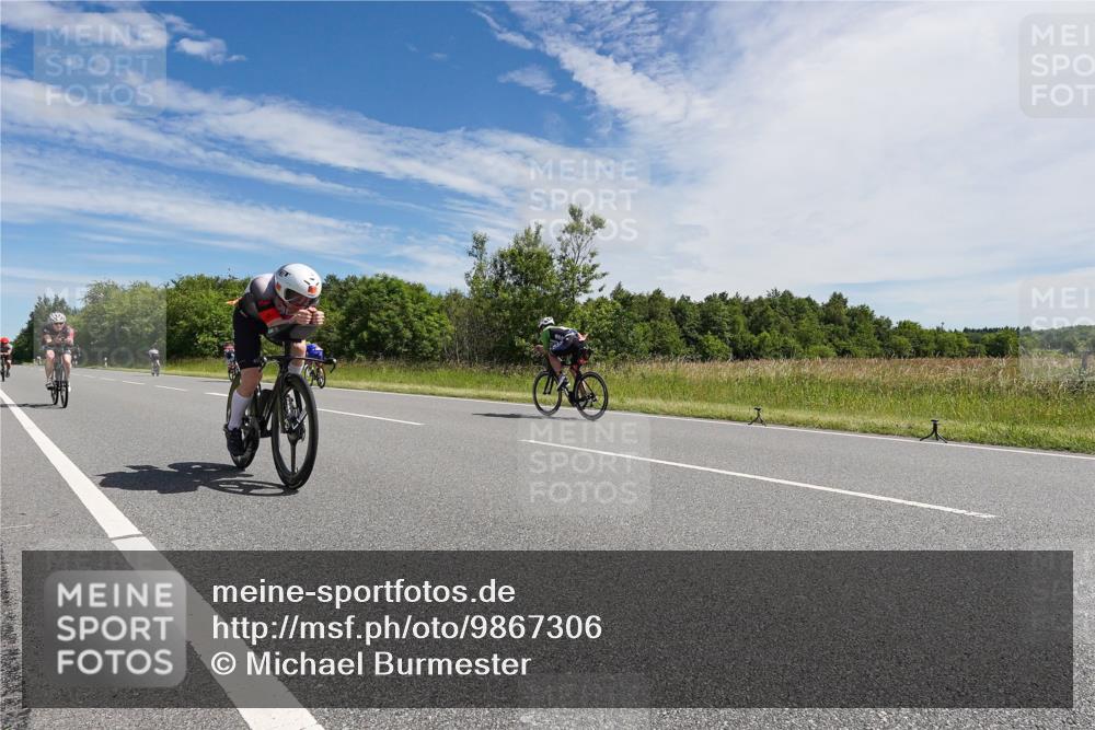 21.06.2026 - Viking Triathlon Michael Burmester http://msf.ph/oto/9867306 21.06.2026 11:38:35 Radfahren 1, 4, 17, 43, 82, 139, 208, 230, 268, 285, 328, 469, 494, 563, 654 meine-sportfotos.de