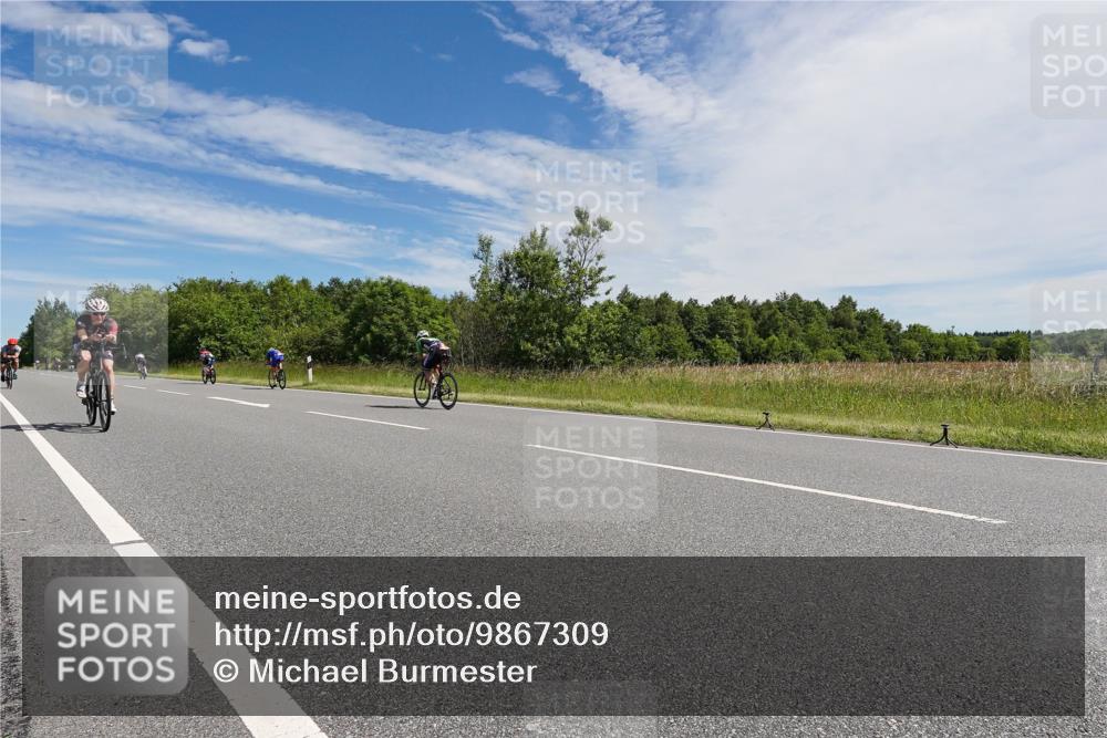 21.06.2026 - Viking Triathlon Michael Burmester http://msf.ph/oto/9867309 21.06.2026 11:38:36 Radfahren 1, 4, 17, 43, 82, 139, 164, 208, 268, 285, 328, 469, 494, 563, 654 meine-sportfotos.de