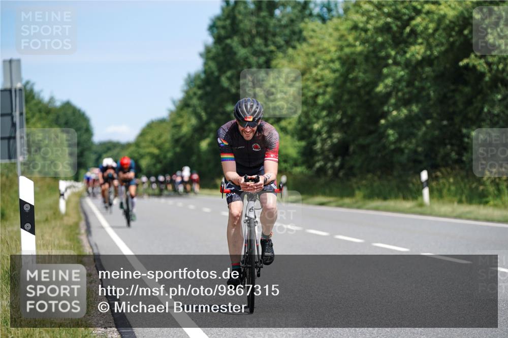 21.06.2026 - Viking Triathlon Michael Burmester http://msf.ph/oto/9867315 21.06.2026 12:17:50 Radfahren 200, 253, 285, 354, 354, 363, 404, 439, 440, 458, 461, 539, 550, 568, 576, 604 meine-sportfotos.de