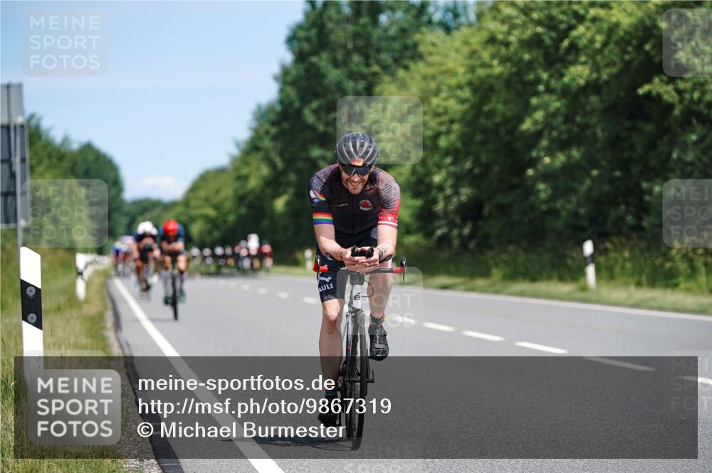 21.06.2026 - Viking Triathlon Michael Burmester http://msf.ph/oto/9867319 21.06.2026 12:17:51 Radfahren 200, 253, 285, 354, 354, 363, 404, 439, 440, 458, 461, 539, 550, 568, 576, 604 meine-sportfotos.de