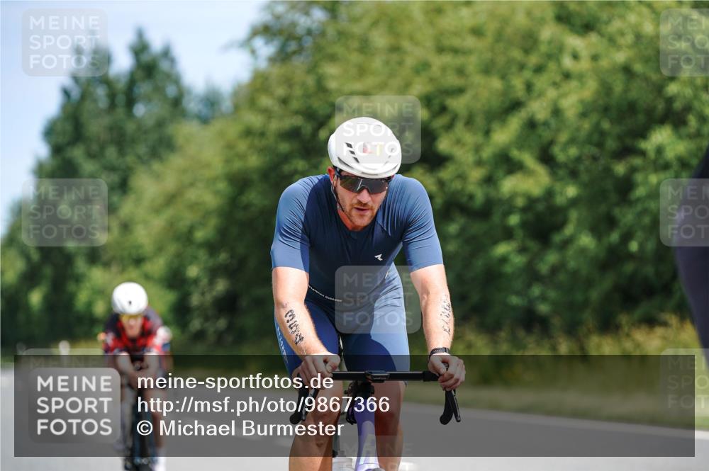 21.06.2026 - Viking Triathlon Michael Burmester http://msf.ph/oto/9867366 21.06.2026 12:17:58 Radfahren 200, 253, 285, 354, 354, 363, 404, 439, 440, 458, 461, 520, 539, 568, 576, 604, 636 meine-sportfotos.de
