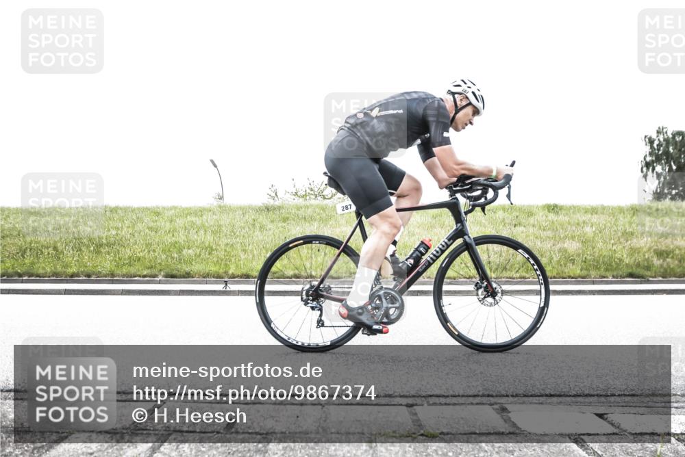 21.06.2026 - 29. Vierlanden-Triathlon H.Heesch http://msf.ph/oto/9867374 21.06.2026 10:32:39 Radfahren 93, 159, 217, 287, 299, 302 meine-sportfotos.de