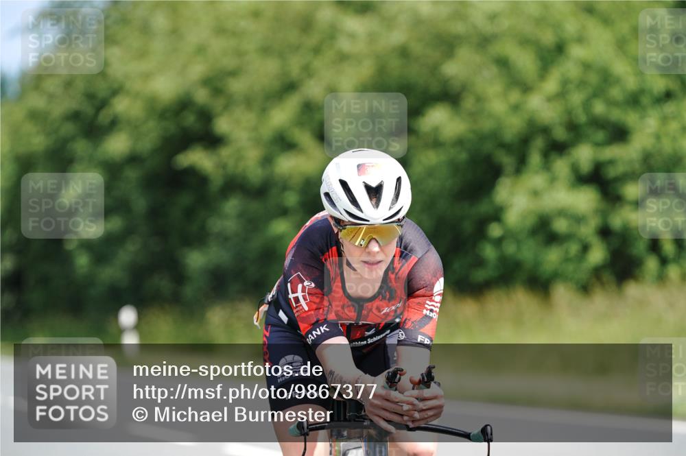 21.06.2026 - Viking Triathlon Michael Burmester http://msf.ph/oto/9867377 21.06.2026 12:18:00 Radfahren 200, 253, 285, 354, 354, 363, 404, 423, 439, 440, 448, 458, 461, 520, 539, 568, 576, 604, 636 meine-sportfotos.de