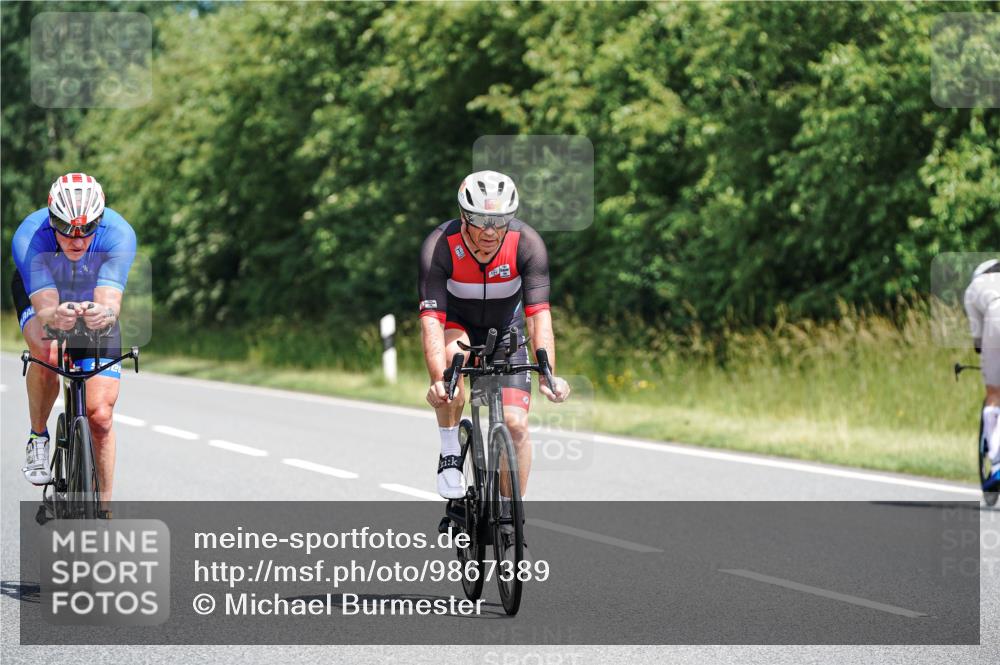 21.06.2026 - Viking Triathlon Michael Burmester http://msf.ph/oto/9867389 21.06.2026 12:18:13 Radfahren 5, 25, 200, 354, 404, 423, 448, 520, 520, 547, 568, 575, 576, 633, 636 meine-sportfotos.de