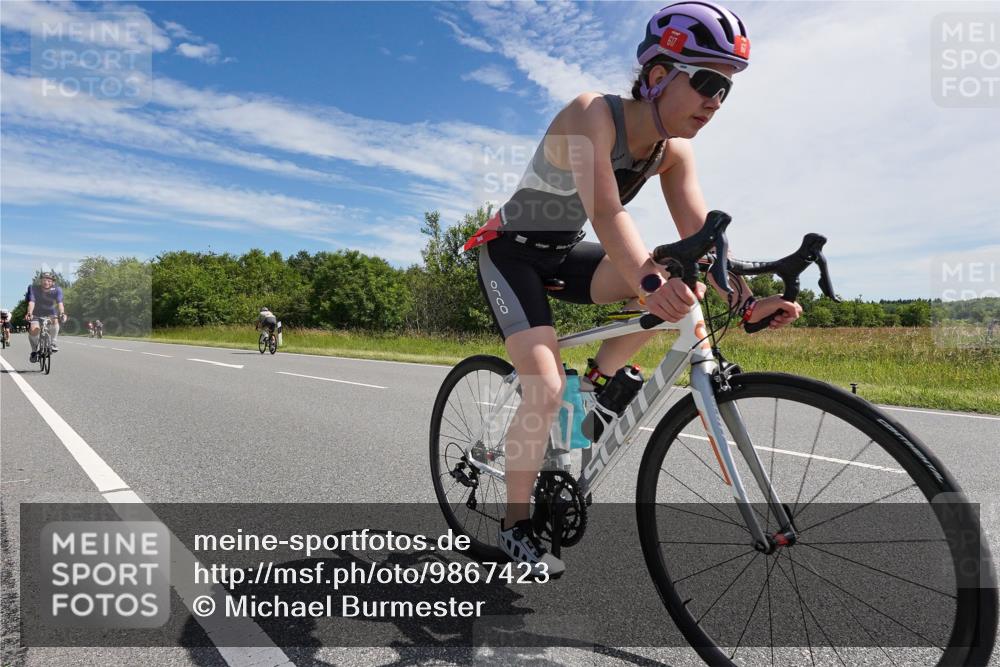 21.06.2026 - Viking Triathlon Michael Burmester http://msf.ph/oto/9867423 21.06.2026 11:38:58 Radfahren 100, 102, 105, 164, 171, 276, 306, 326, 531, 605, 606, 617, 638, 648 meine-sportfotos.de