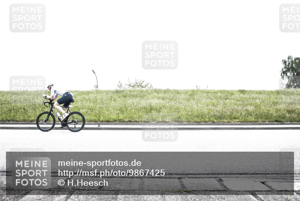 21.06.2026 - 29. Vierlanden-Triathlon H.Heesch http://msf.ph/oto/9867425 21.06.2026 10:33:31 Radfahren 42, 68, 147, 207, 228, 235, 293, 362 meine-sportfotos.de