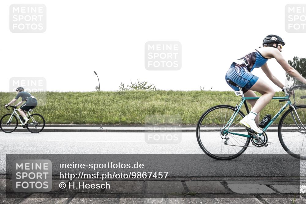 21.06.2026 - 29. Vierlanden-Triathlon H.Heesch http://msf.ph/oto/9867457 21.06.2026 10:33:47 Radfahren 224, 541, 576 meine-sportfotos.de