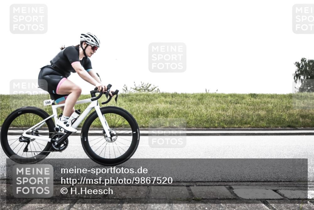 21.06.2026 - 29. Vierlanden-Triathlon H.Heesch http://msf.ph/oto/9867520 21.06.2026 10:34:41 Radfahren 92, 166, 178, 219, 350, 363, 414, 554, 560 meine-sportfotos.de