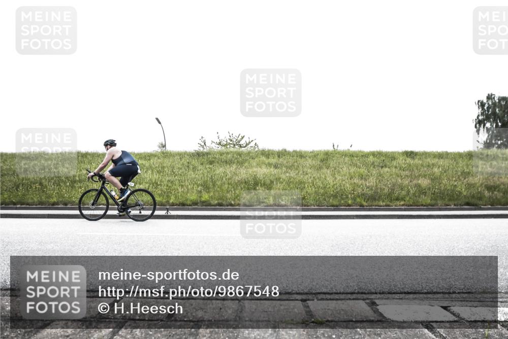 21.06.2026 - 29. Vierlanden-Triathlon H.Heesch http://msf.ph/oto/9867548 21.06.2026 10:35:01 Radfahren 47, 157, 187, 317, 320, 334, 525 meine-sportfotos.de