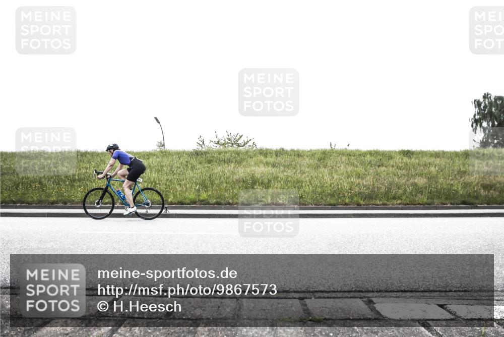21.06.2026 - 29. Vierlanden-Triathlon H.Heesch http://msf.ph/oto/9867573 21.06.2026 10:35:21 Radfahren 112, 220, 257, 271, 611 meine-sportfotos.de