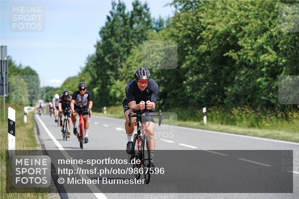 21.06.2026 - Viking Triathlon Michael Burmester http://msf.ph/oto/9867596 21.06.2026 12:19:02 Radfahren 39, 52, 171, 217, 233, 323, 325, 371, 452, 496, 516, 517, 648, 656, 662 meine-sportfotos.de