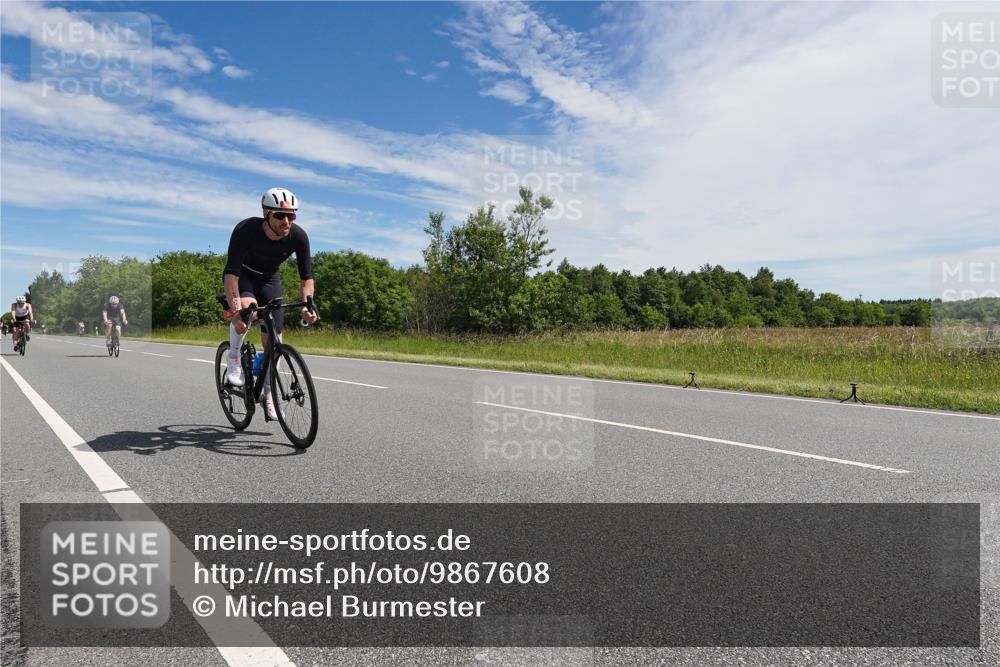 21.06.2026 - Viking Triathlon Michael Burmester http://msf.ph/oto/9867608 21.06.2026 11:40:12 Radfahren 21, 91, 196, 205, 350, 380, 540, 555, 607, 628, 639 meine-sportfotos.de