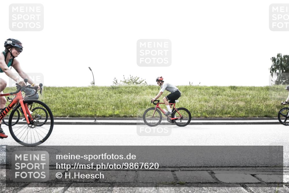 21.06.2026 - 29. Vierlanden-Triathlon H.Heesch http://msf.ph/oto/9867620 21.06.2026 10:36:08 Radfahren 25, 34, 88, 104, 186, 243, 278, 376, 589 meine-sportfotos.de