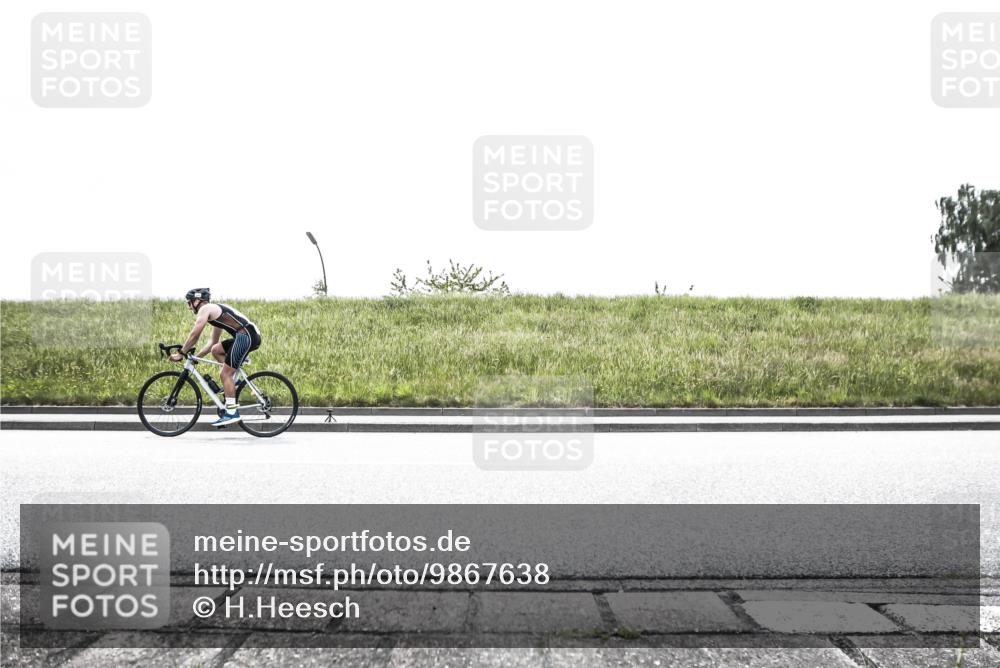 21.06.2026 - 29. Vierlanden-Triathlon H.Heesch http://msf.ph/oto/9867638 21.06.2026 10:36:22 Radfahren 223, 349, 504 meine-sportfotos.de
