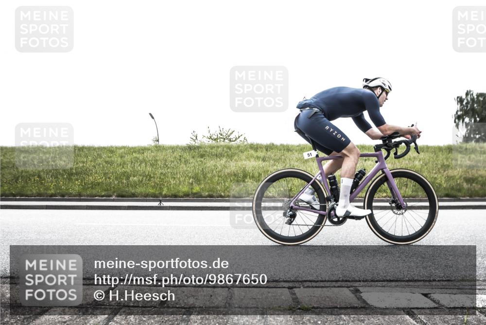 21.06.2026 - 29. Vierlanden-Triathlon H.Heesch http://msf.ph/oto/9867650 21.06.2026 10:36:42 Radfahren 51, 78, 99, 106, 177, 298 meine-sportfotos.de