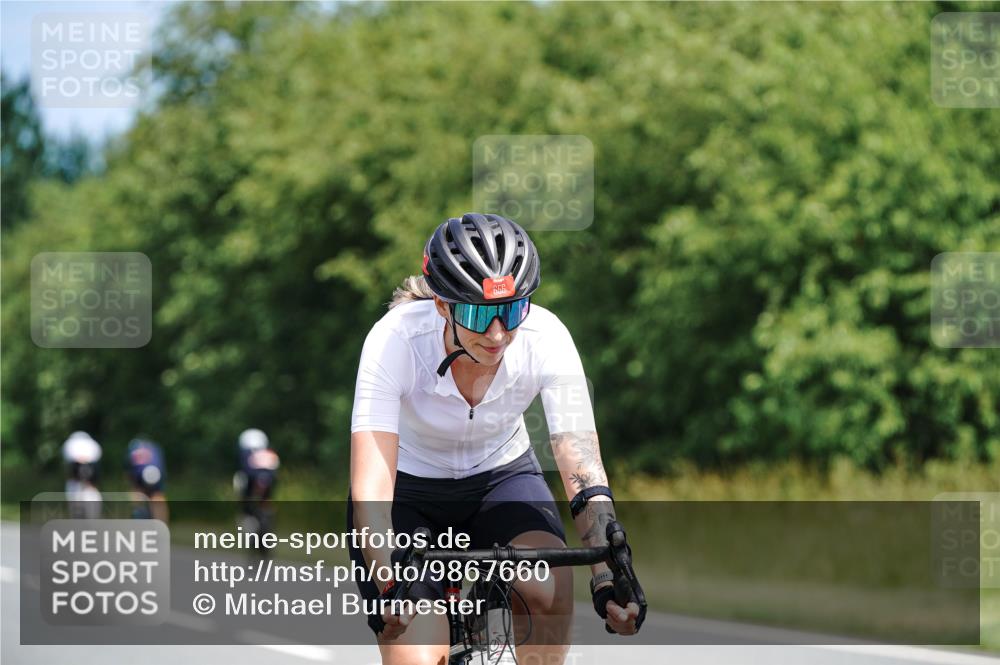 21.06.2026 - Viking Triathlon Michael Burmester http://msf.ph/oto/9867660 21.06.2026 12:19:18 Radfahren 30, 39, 171, 209, 425, 443, 472, 517, 648, 648, 656, 662 meine-sportfotos.de