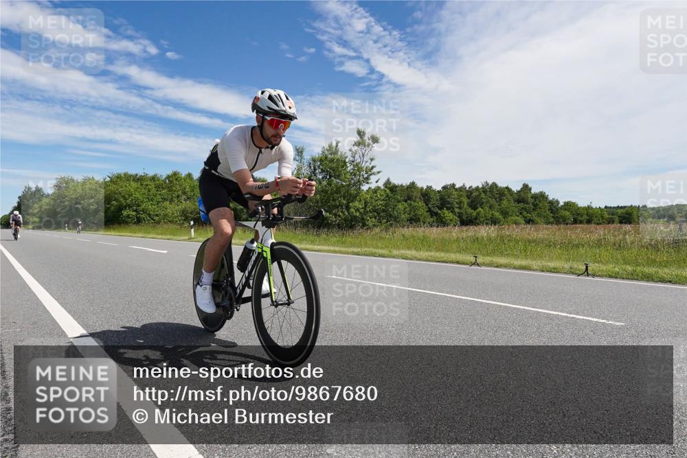 21.06.2026 - Viking Triathlon Michael Burmester http://msf.ph/oto/9867680 21.06.2026 11:40:47 Radfahren 155, 260, 317, 366, 445, 465, 467 meine-sportfotos.de