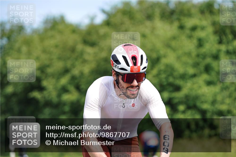 21.06.2026 - Viking Triathlon Michael Burmester http://msf.ph/oto/9867707 21.06.2026 12:20:37 Radfahren 51, 190, 213, 344, 345, 379, 379, 398, 607, 609 meine-sportfotos.de