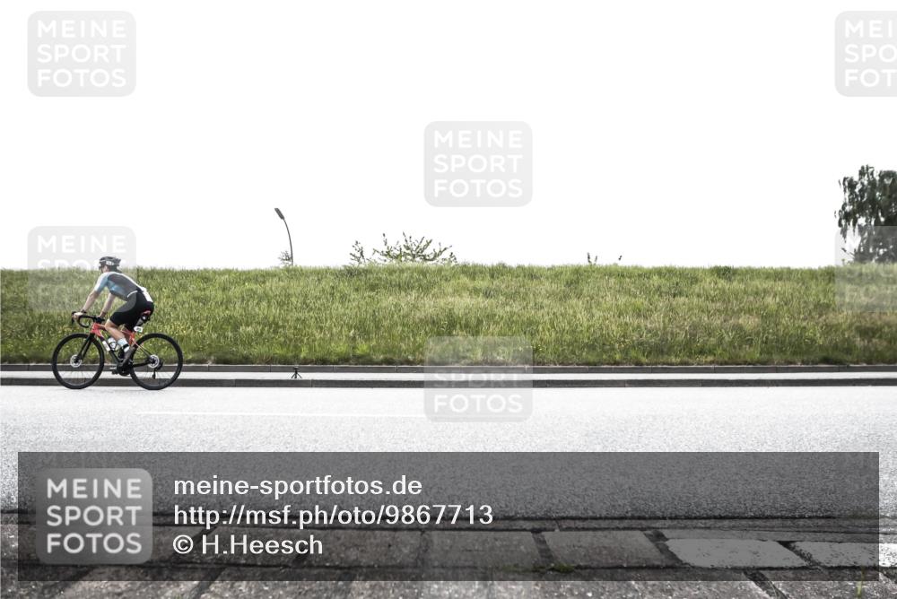 21.06.2026 - 29. Vierlanden-Triathlon H.Heesch http://msf.ph/oto/9867713 21.06.2026 10:37:38 Radfahren 252, 267, 361, 395 meine-sportfotos.de