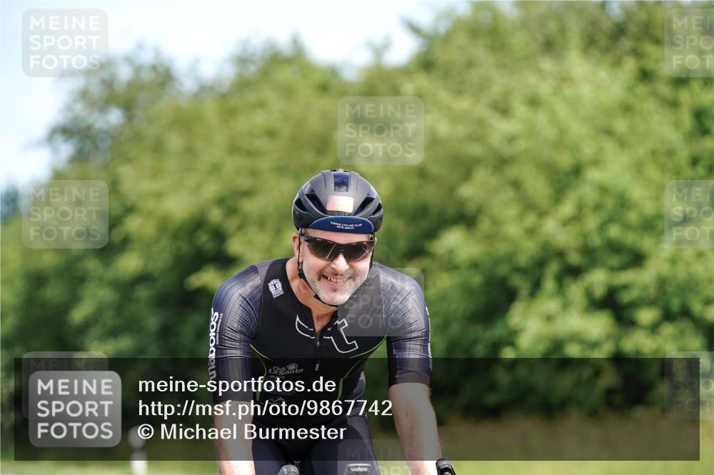 21.06.2026 - Viking Triathlon Michael Burmester http://msf.ph/oto/9867742 21.06.2026 12:20:51 Radfahren 13, 213, 339, 344, 375, 379, 395, 398, 400, 607, 628, 643 meine-sportfotos.de