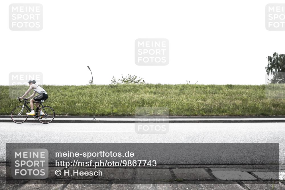 21.06.2026 - 29. Vierlanden-Triathlon H.Heesch http://msf.ph/oto/9867743 21.06.2026 10:37:53 Radfahren 20, 35, 67, 233, 303, 336, 429, 437 meine-sportfotos.de