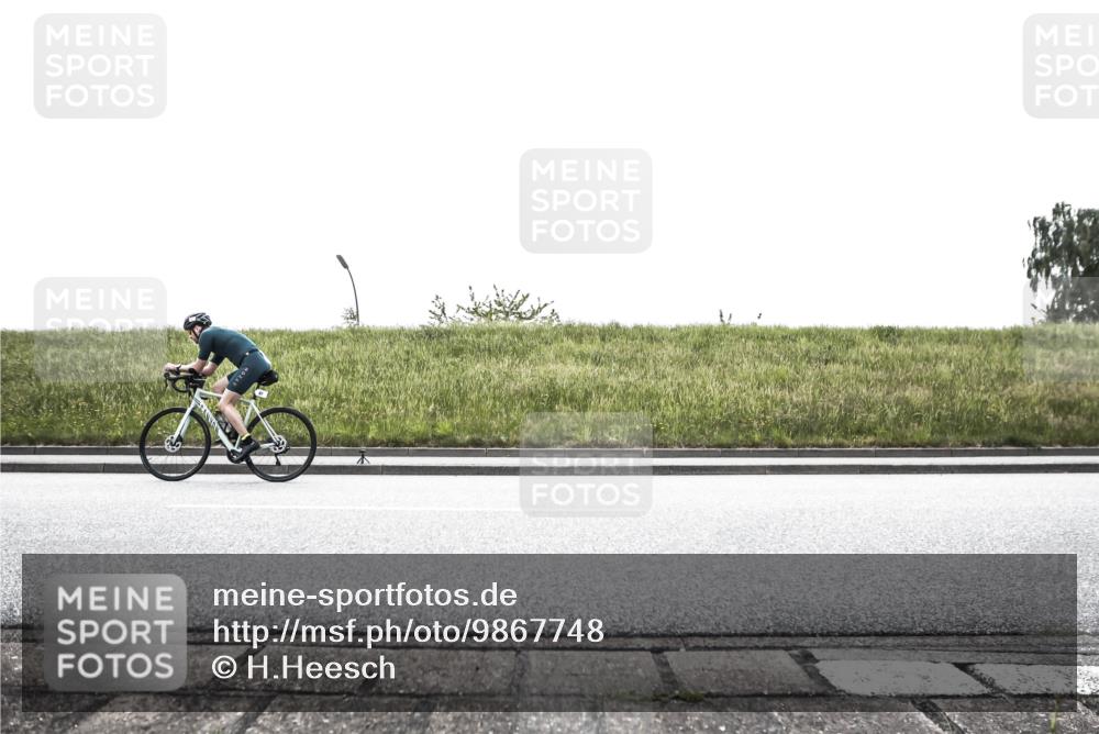 21.06.2026 - 29. Vierlanden-Triathlon H.Heesch http://msf.ph/oto/9867748 21.06.2026 10:37:57 Radfahren 20, 38, 67, 233, 303, 437 meine-sportfotos.de