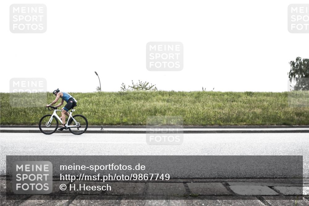 21.06.2026 - 29. Vierlanden-Triathlon H.Heesch http://msf.ph/oto/9867749 21.06.2026 10:38:03 Radfahren 38, 303, 327, 437 meine-sportfotos.de