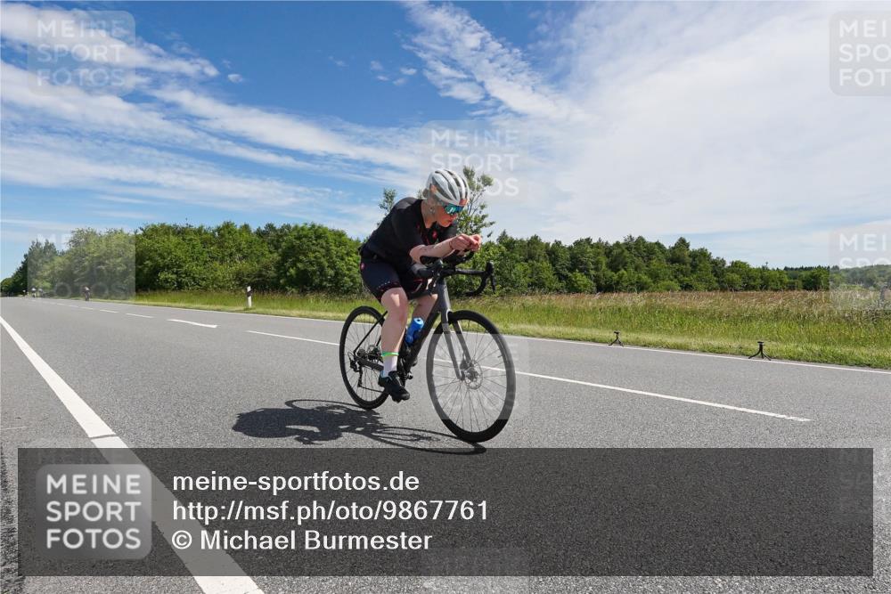21.06.2026 - Viking Triathlon Michael Burmester http://msf.ph/oto/9867761 21.06.2026 11:41:17 Radfahren 26, 96, 136, 222, 247, 287, 317, 467, 658 meine-sportfotos.de