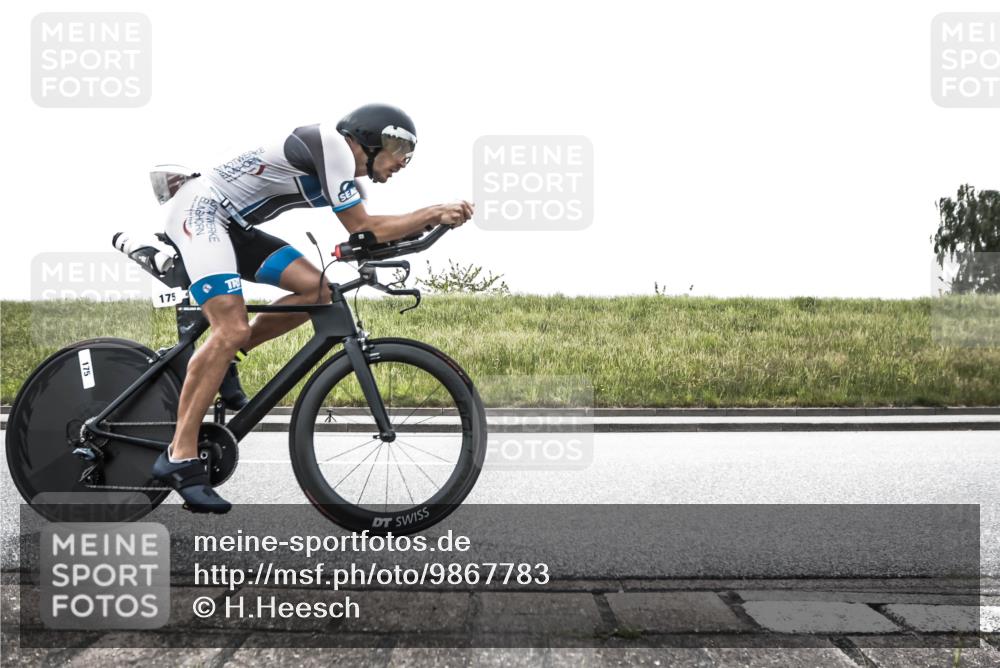 21.06.2026 - 29. Vierlanden-Triathlon H.Heesch http://msf.ph/oto/9867783 21.06.2026 10:38:56 Radfahren 175, 225 meine-sportfotos.de