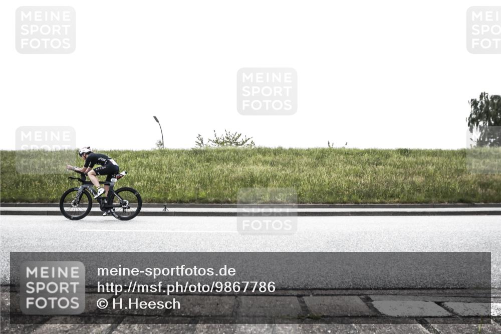 21.06.2026 - 29. Vierlanden-Triathlon H.Heesch http://msf.ph/oto/9867786 21.06.2026 10:39:02 Radfahren 175, 225 meine-sportfotos.de