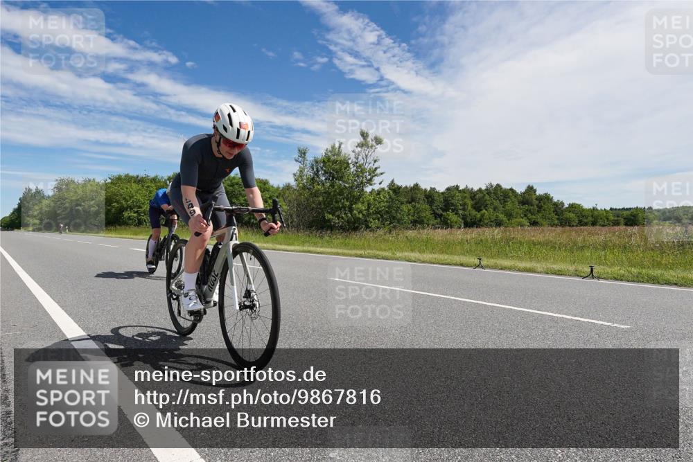 21.06.2026 - Viking Triathlon Michael Burmester http://msf.ph/oto/9867816 21.06.2026 11:41:43 Radfahren 25, 214, 219, 239, 269, 322, 407, 508, 547, 549, 575 meine-sportfotos.de