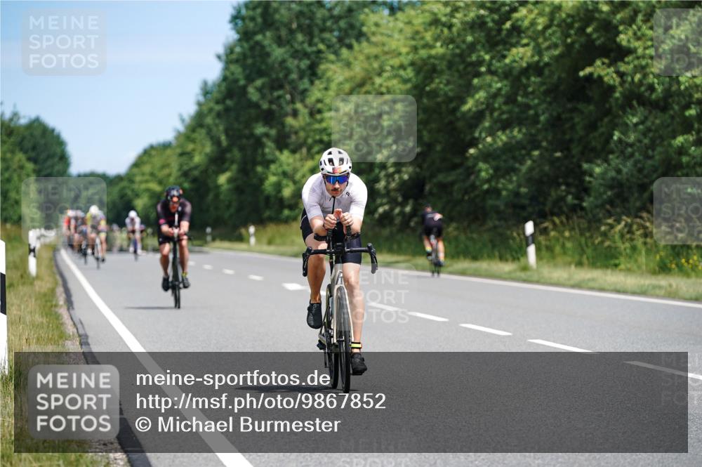 21.06.2026 - Viking Triathlon Michael Burmester http://msf.ph/oto/9867852 21.06.2026 12:21:41 Radfahren 100, 100, 102, 147, 161, 202, 214, 234, 249, 275, 321, 341, 399, 465, 469, 475, 505, 508, 533, 624, 632, 650 meine-sportfotos.de