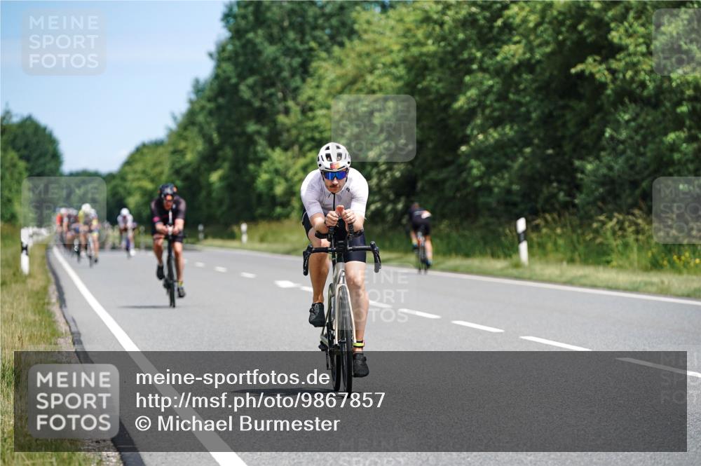 21.06.2026 - Viking Triathlon Michael Burmester http://msf.ph/oto/9867857 21.06.2026 12:21:41 Radfahren 100, 100, 102, 147, 161, 202, 214, 234, 249, 275, 321, 341, 399, 465, 469, 475, 505, 508, 533, 624, 632, 650 meine-sportfotos.de