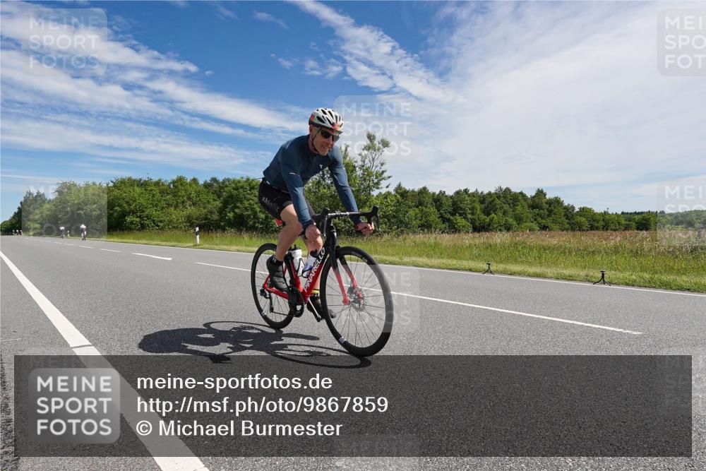 21.06.2026 - Viking Triathlon Michael Burmester http://msf.ph/oto/9867859 21.06.2026 11:42:34 Radfahren 116, 118, 172, 331, 556, 645, 661 meine-sportfotos.de