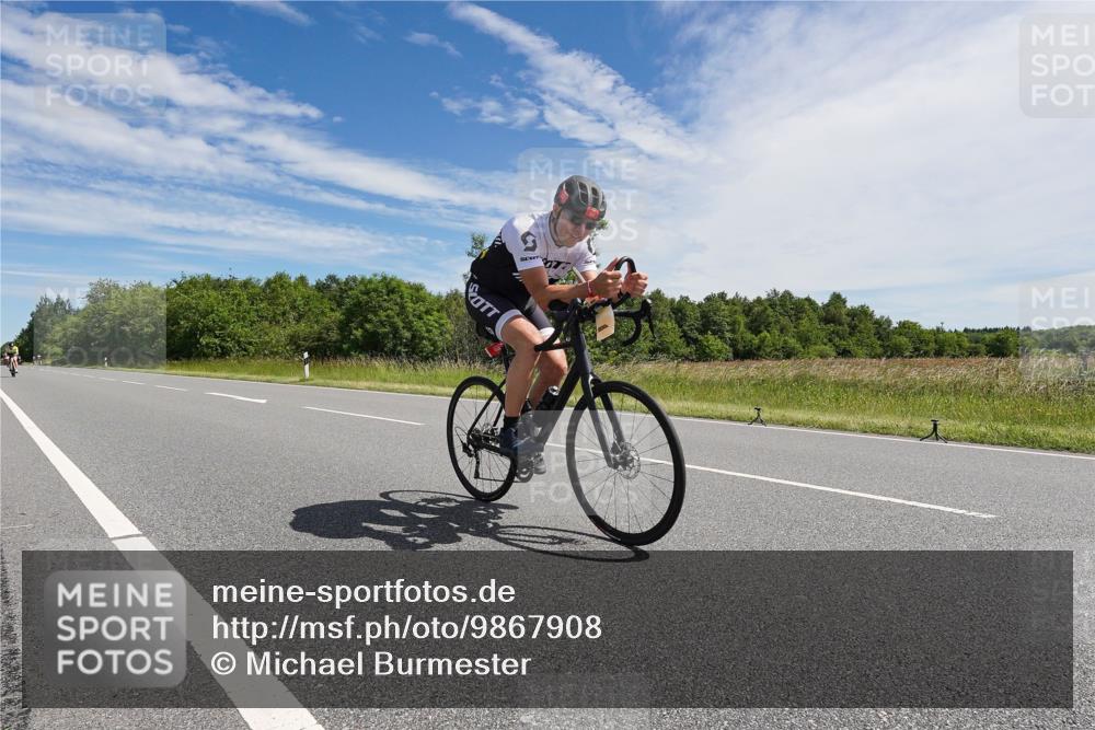 21.06.2026 - Viking Triathlon Michael Burmester http://msf.ph/oto/9867908 21.06.2026 11:43:06 Radfahren 55, 57, 89, 90, 226, 256, 267, 304, 337, 571, 640, 659 meine-sportfotos.de