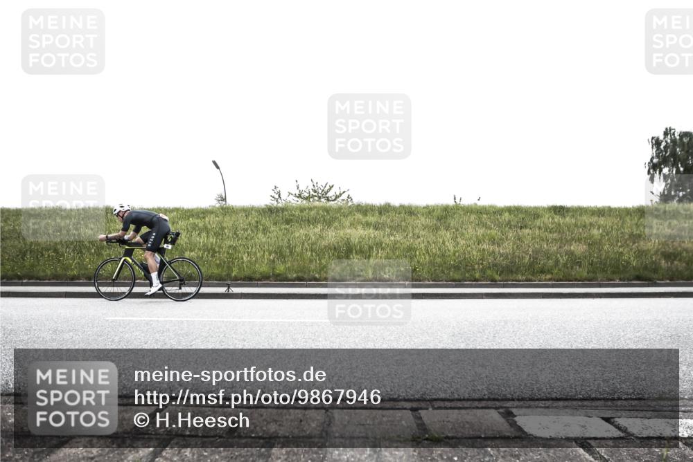 21.06.2026 - 29. Vierlanden-Triathlon H.Heesch http://msf.ph/oto/9867946 21.06.2026 10:42:42 Radfahren 44, 86, 235, 394 meine-sportfotos.de